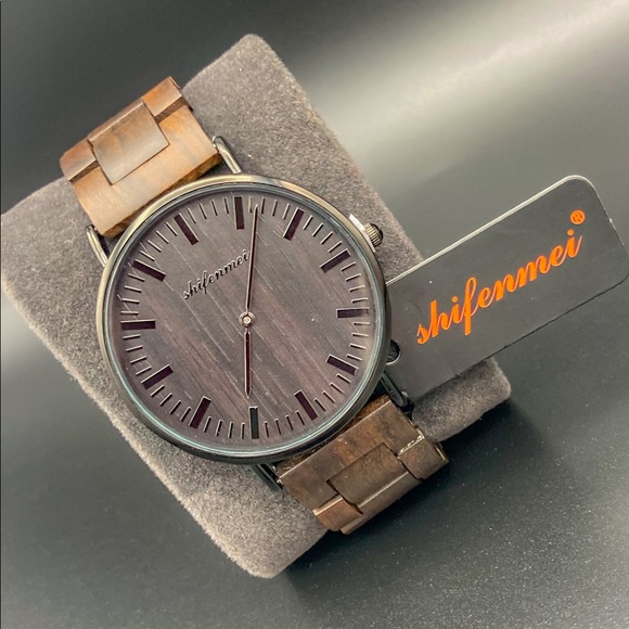 Handcrafted wooden watch - Picture 3 of 3